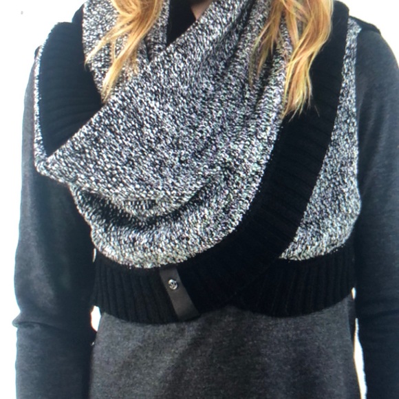 lululemon athletica Accessories - Lululemon Cozy Yogi Infinity Scarf